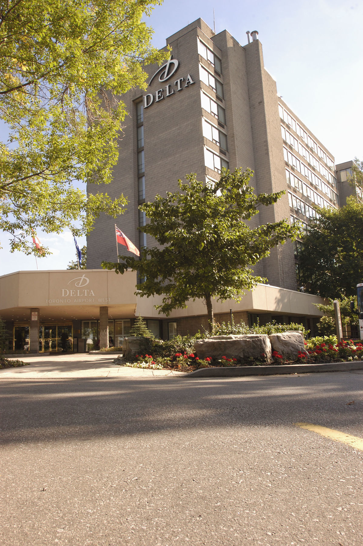 Doubletree By Hilton Hotel Toronto Airport West Місісаґа Екстер'єр фото